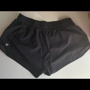 Lululemon Hotty Hot Shorts 2.5”